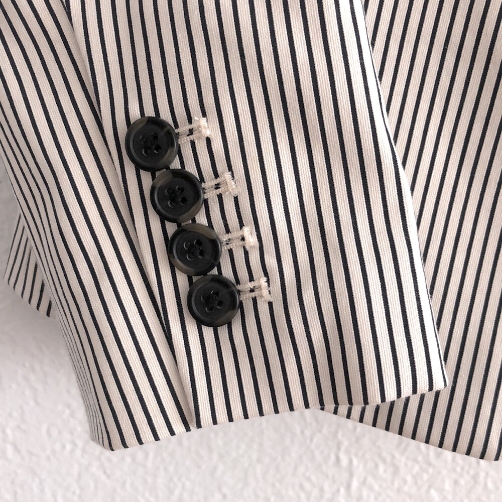 Ann Taylor Pinstripe Blazer sz 2 - Picture 4 of 6